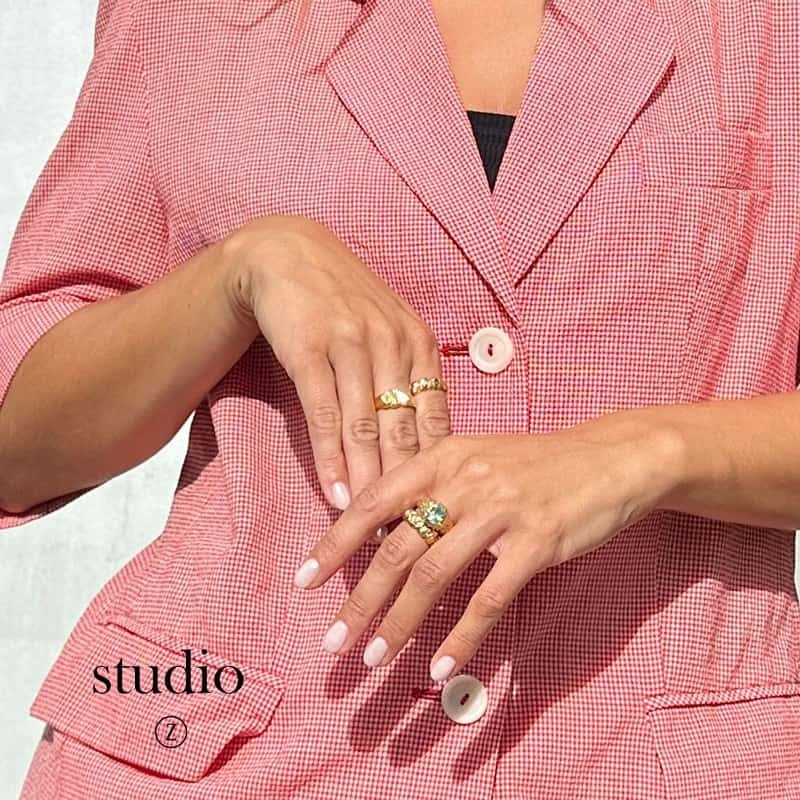 Monument signetring i 18 karat forgyldt sølv fra Studio Z