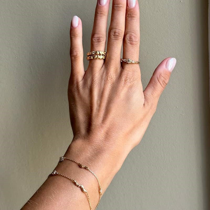 Tangled armbånd fra Studio Z i 18 karat forgyldt sølv med zirkonia 16–18 cm