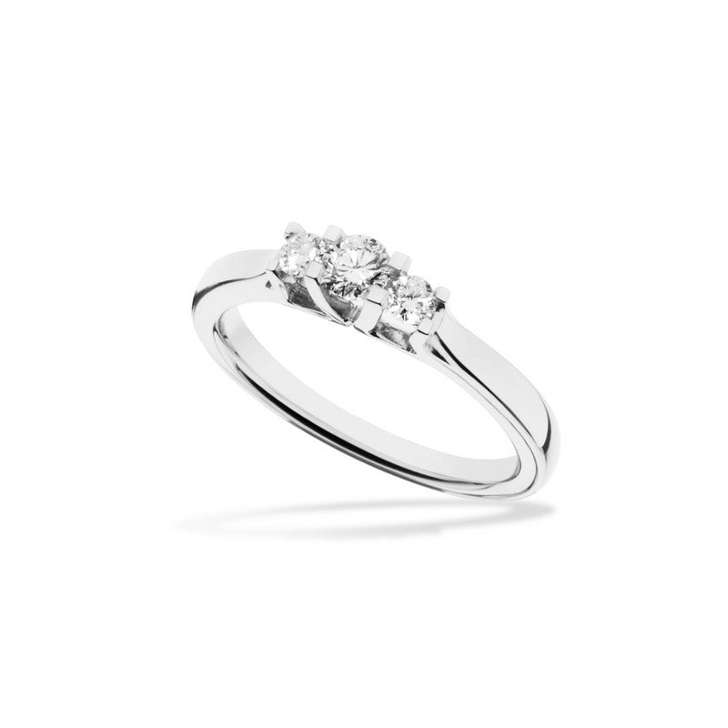 Zoya ring i 14 karat hvidguld med 3 diamanter fra Scrouples (0,27 ct)
