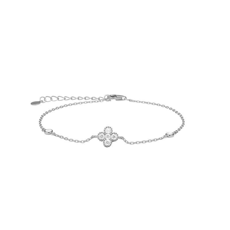 Joanli Nor SIGNENOR armbånd i rhodineret 925 sterlingsølv med klart zirkonia og firkløver-vedhæng, 17–20 cm.