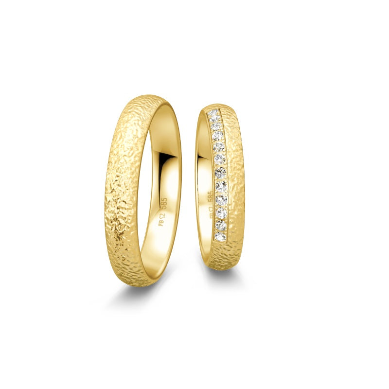 Breuning Renaissance vielsesring i 8 eller 14 karat guld med 12 diamanter 0,18 ct – klassisk guldring med matt overflade og diamantdetalje.