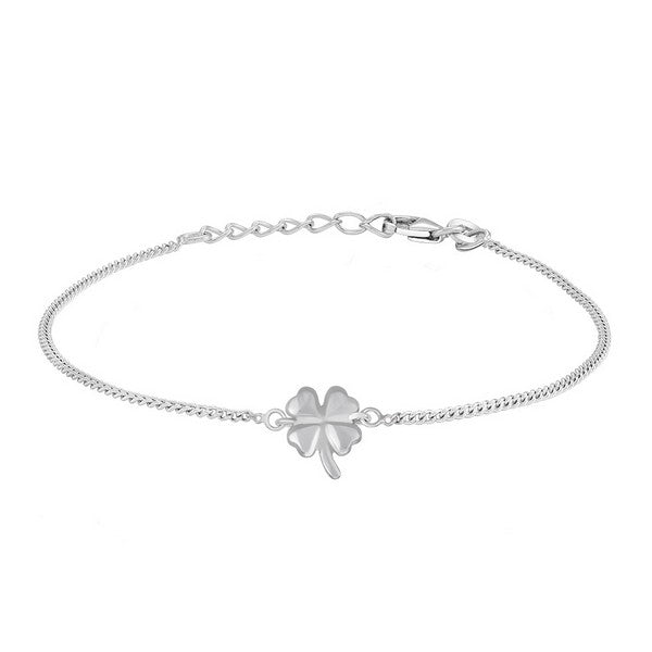 Noa Kids armbånd fra Nordahl Andersen i sølv med kløvervedhæng og justerbar længde 15–17 cm.