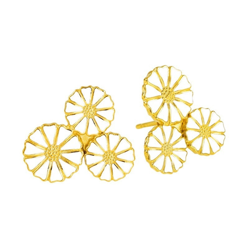 Marguerit buket ørestikker i forgyldt sterlingsølv med hvid emalje fra Lund Copenhagen.