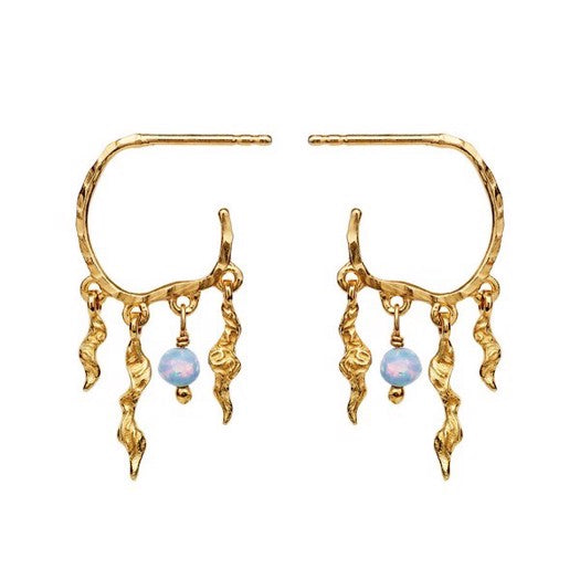 Bayou creoler i 18 karat forgyldt sølv med opal fra Maanesten, 13 mm