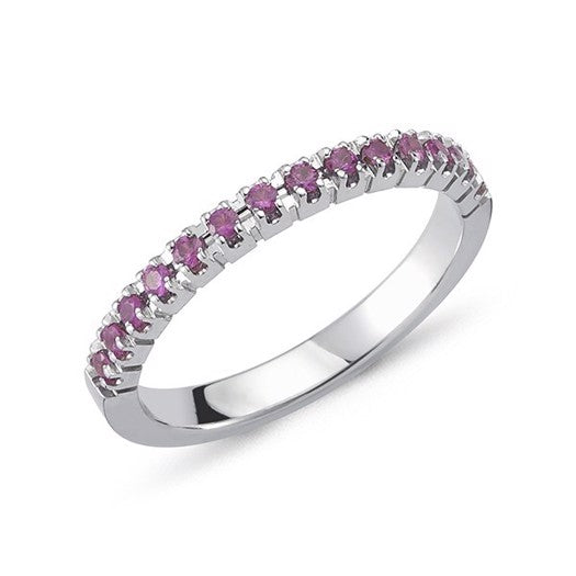 Nuran Perá ring i 14 kt hvidguld med 14 pink safirer – elegant og feminint design.