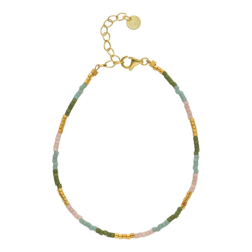 Kira armbånd fra Nuni Copenhagen i forgyldt sølv med grønne og rosa perler.