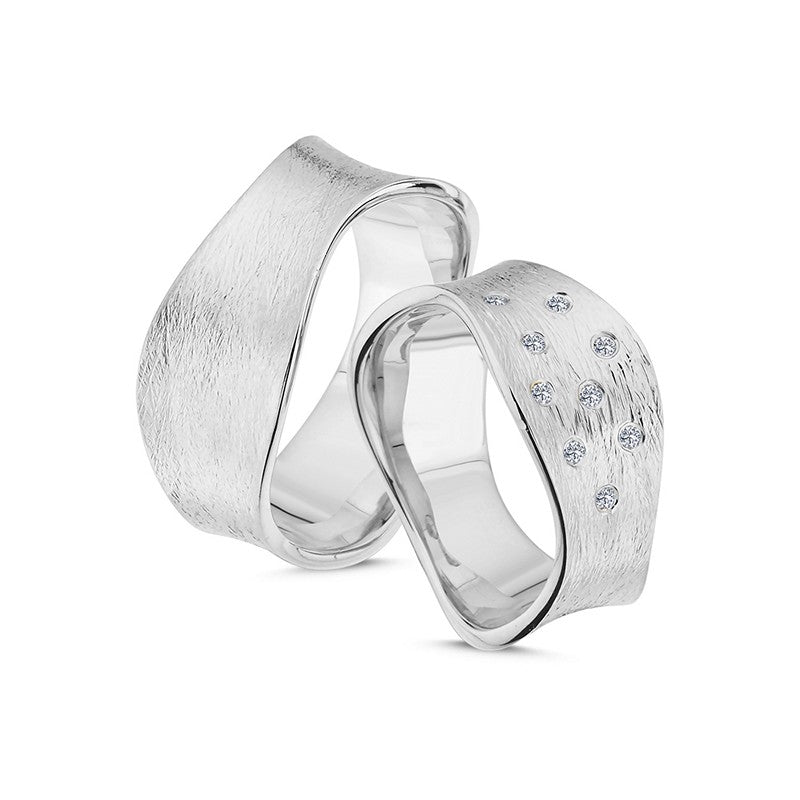 Smukke Nuran vielsesringe i 14 kt hvidguld med 0,09 ct diamanter