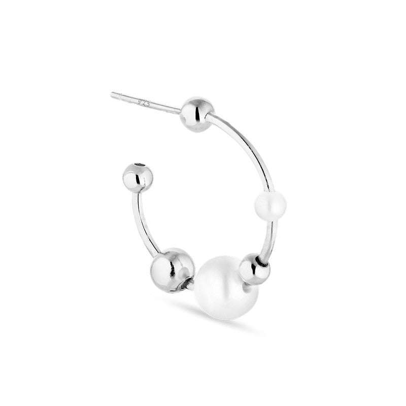 Big Pearl Atomic hoop ørering i sølv fra Jane Kønig med perler, 2,5 cm