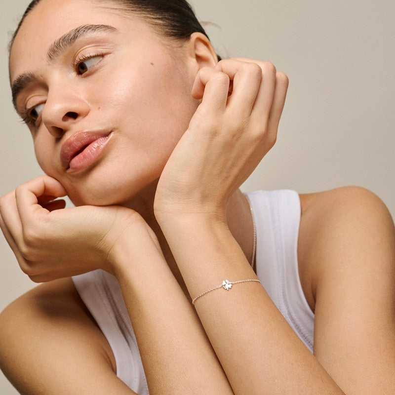 Four-Leaf Clover armbånd i sølv fra Enamel Copenhagen 15–19 cm