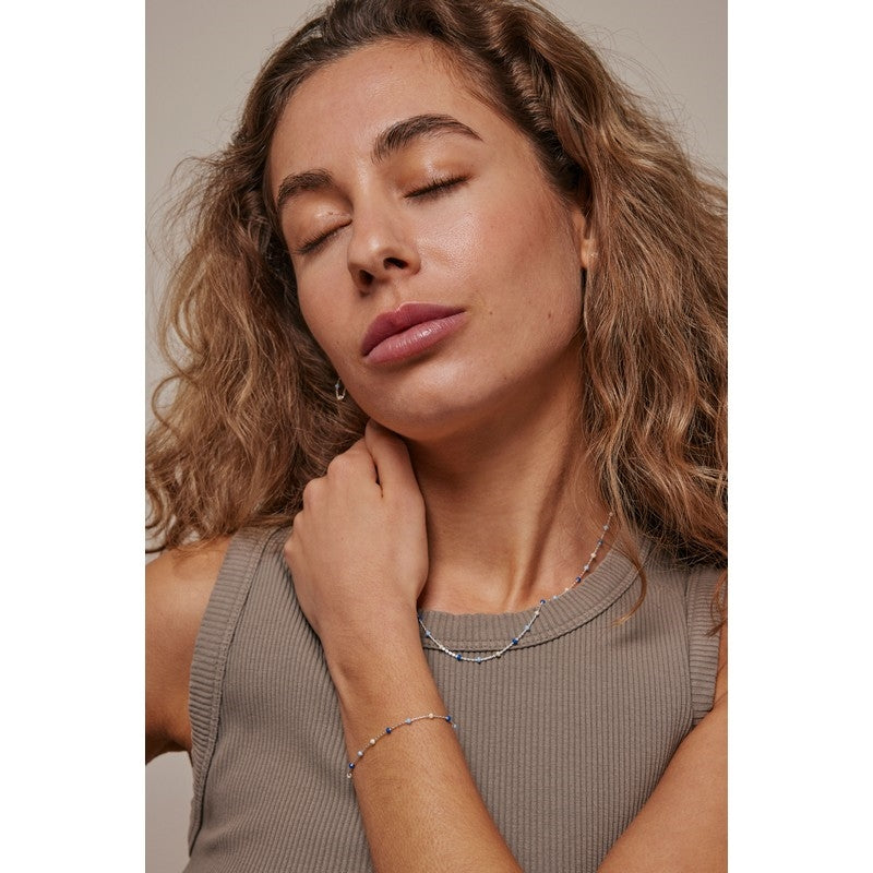 Lola MARINE armbånd i sølv med blå emaljeperler 15,5–17,5 cm fra Enamel Copenhagen