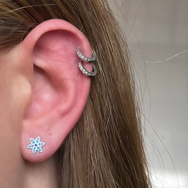 ByBirch sølvøreringe med snefnug og emalje