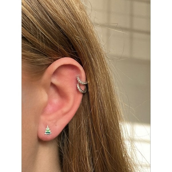 ByBirch sølvøreringe med juletræ og grøn emalje