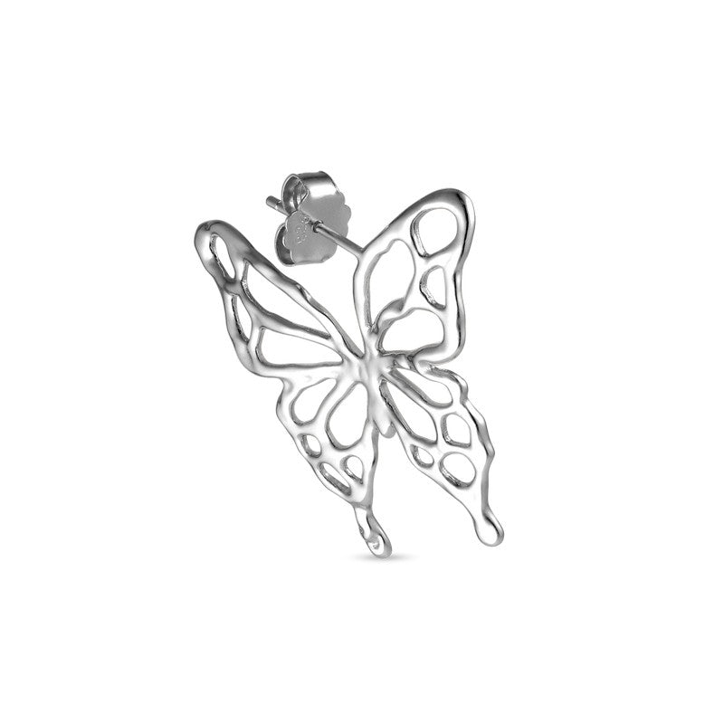 Jane Kønig butterfly ørering i blank sølv fra B-Fly kollektionen – sommerfugleformet enkelt sølvørering til venstre øre.