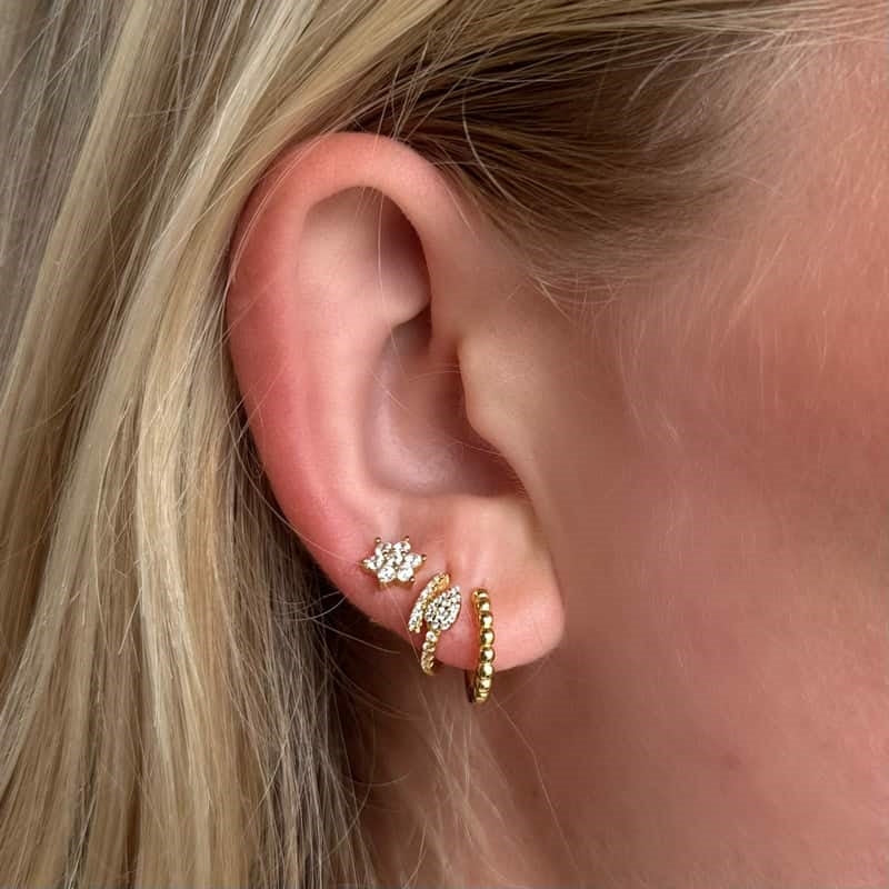 Elisa øreringe i forgyldt sølv med zirkonia fra MerlePerle