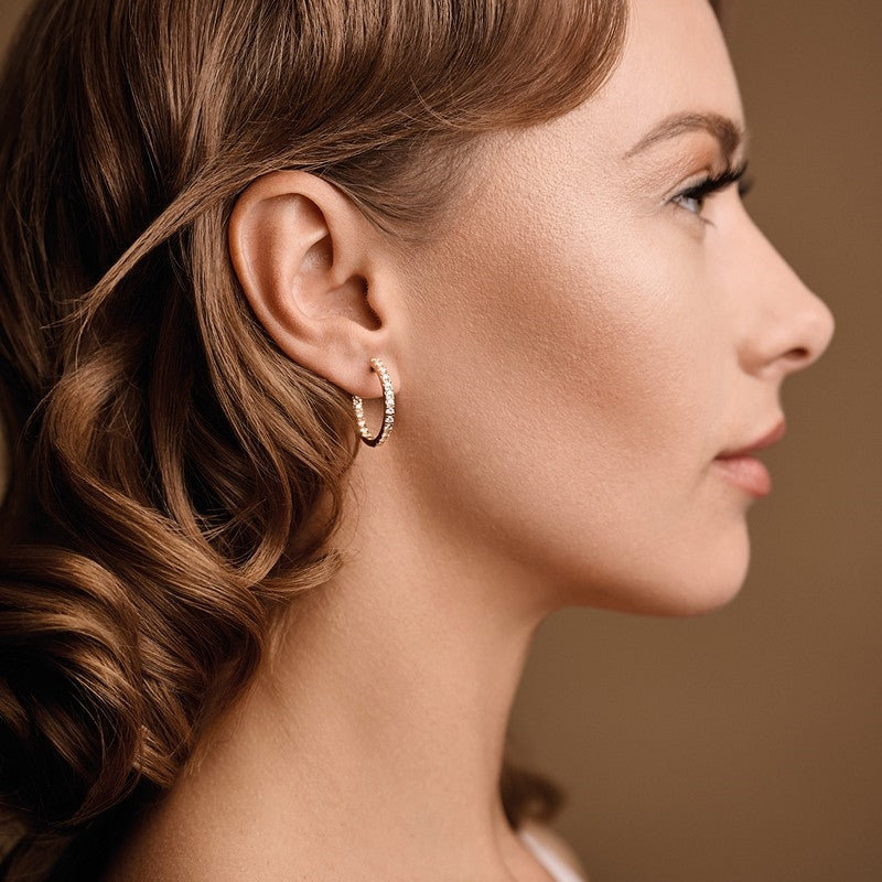 Nuran creoler i 14 kt guld med 0,88 ct diamanter Ø23