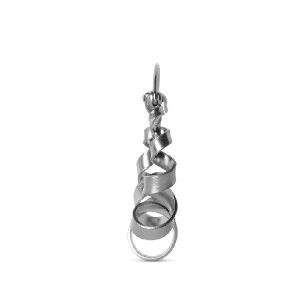 Jane Kønig Big Curly Hoop øreringe i mat sølv med snoet design, set fra siden