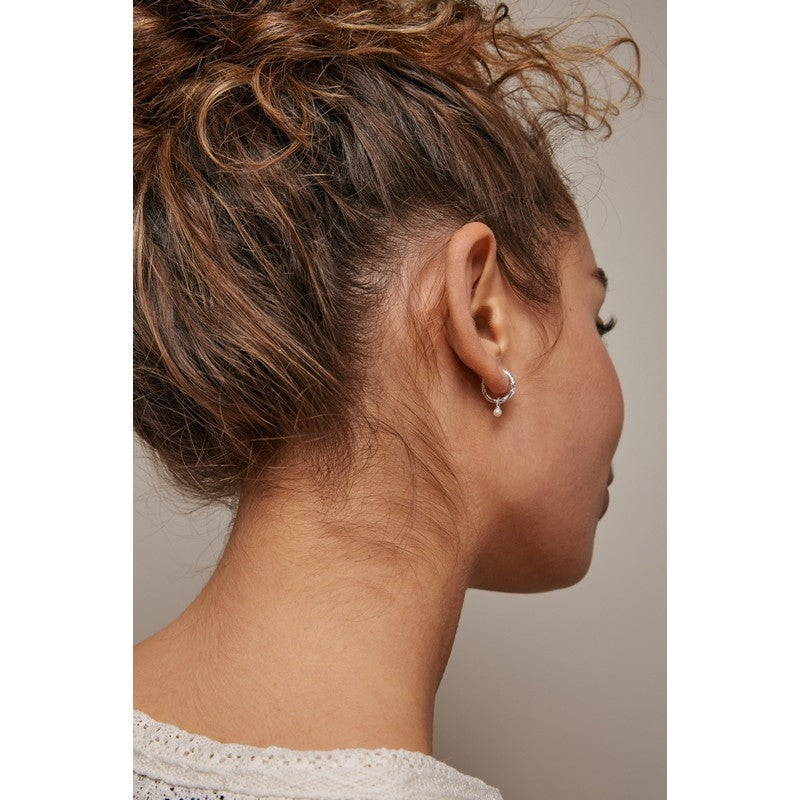 Belle Pearl øreringe i sølv med perler fra Enamel Copenhagen