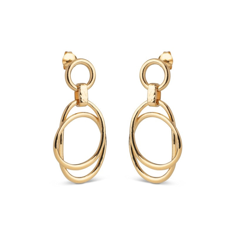 Carina øreringe fra Enamel Copenhagen i 18 karat forgyldt sterlingsølv med snoet, leddelt design.