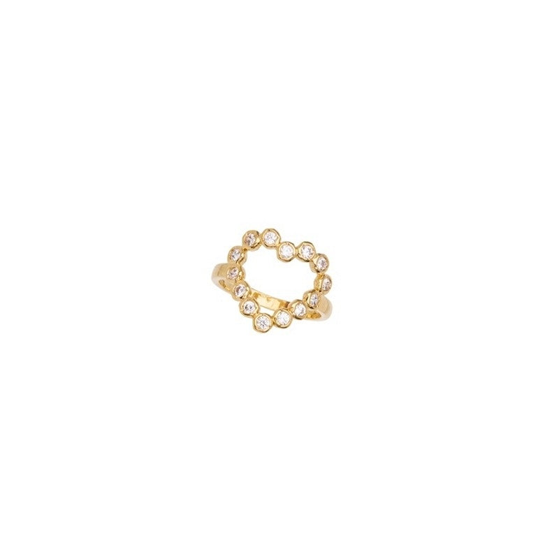 Elva Heart Crystal ring fra Pico Copenhagen i forgyldt messing med åbent hjerte og klare krystaller.