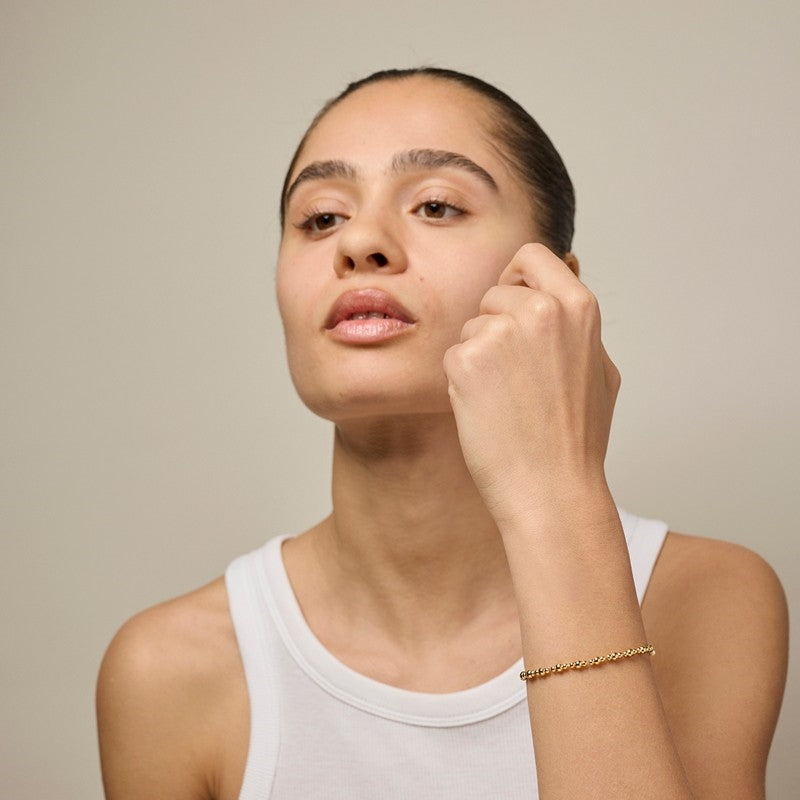 Norma Bead armbånd i 18 karat forgyldt sølv fra Enamel Copenhagen 15–19 cm