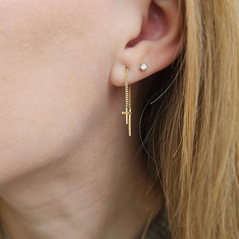 8 kt guld kædeøreringe med korsvedhæng fra Smykkecenter