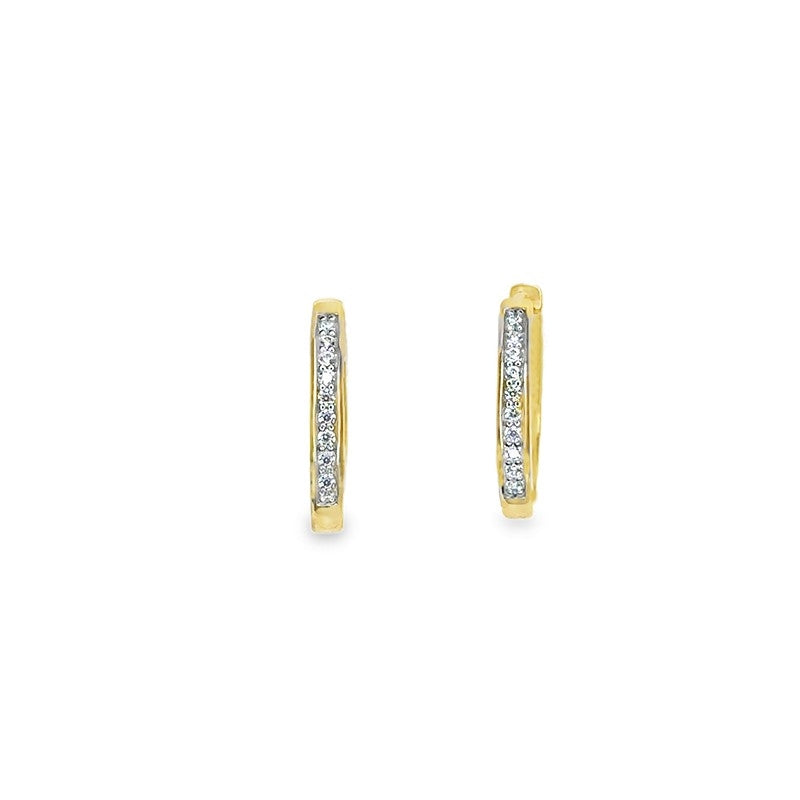 Guldcenter hoops i 8 karat guld med klare zirkonia, 12 mm diameter – elegante guldøreringe med funklende zirkonia.