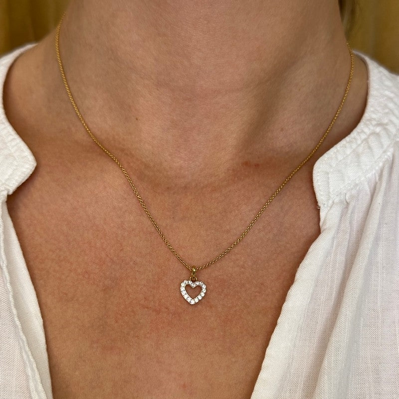 Hjerte vedhæng i 8 kt guld med zirkonia og forgyldt kæde 45 cm