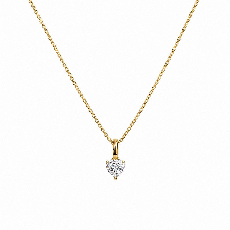 Hjertevedhæng i 8 karat guld med klar zirkonia og 45 cm forgyldt sølv ankerkæde fra Smykkecenter.