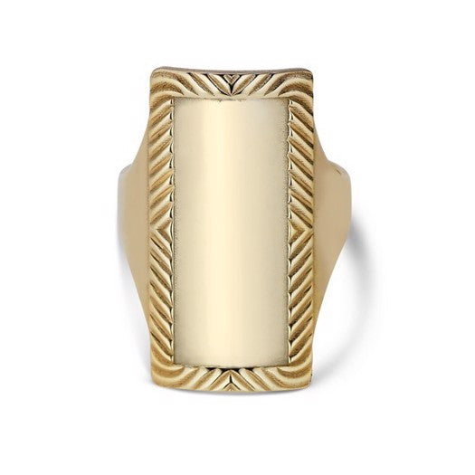 Jane Kønig Armour ring i forgyldt sølv fra Holiday Collection 2020 med rektangulært, struktureret design.