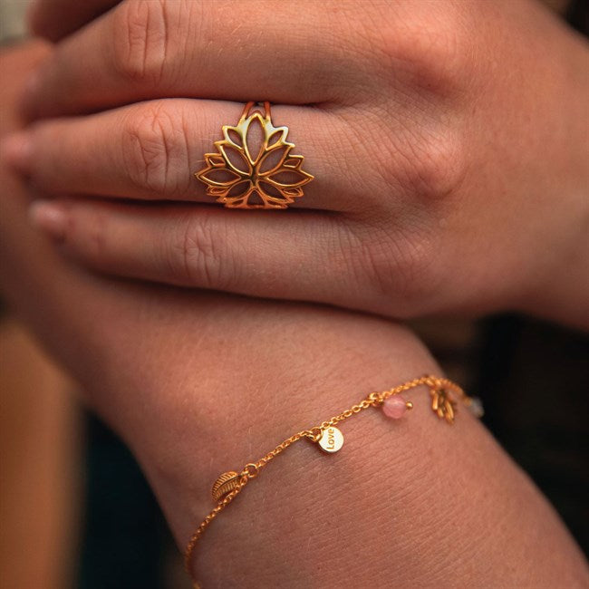 Izabel Camille Lotus ring i 18 karat forgyldt sølv