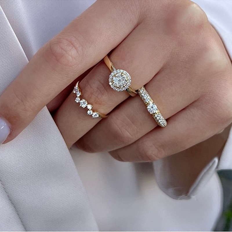 Mads Z Gemma diamantring i 14 karat guld med 0,30 ct diamanter – set fra siden