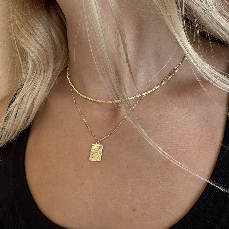 Calina halskæde i 18 karat forgyldt sølv fra MerlePerle