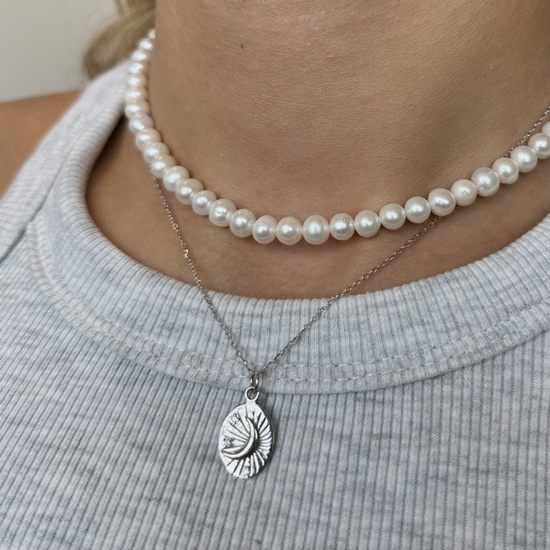 Luna halskæde i sølv med månevedhæng fra MerlePerle 41+3 cm