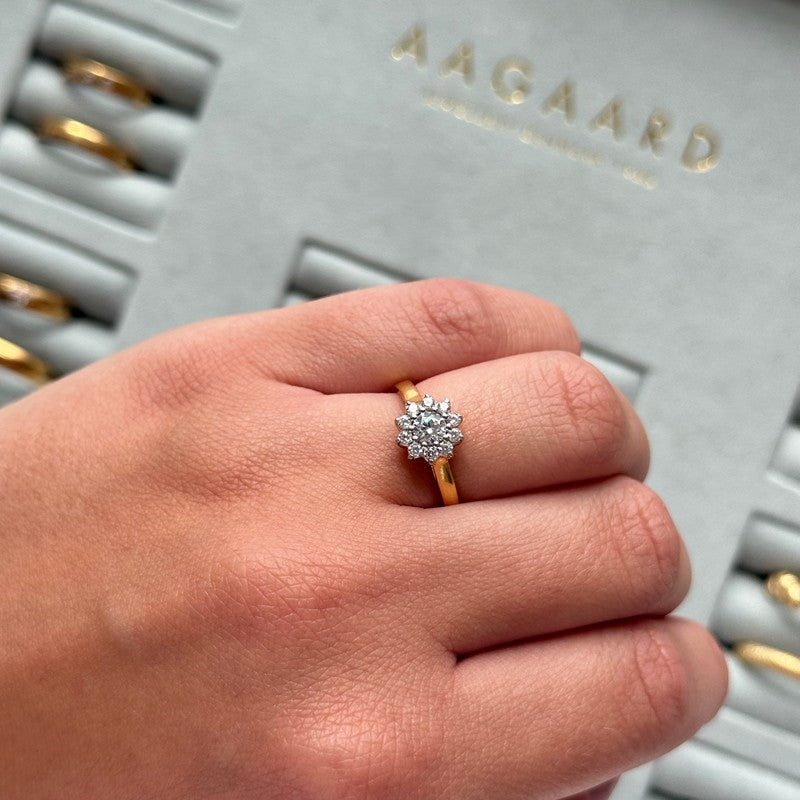 Aagaard rosetring i 9 eller 14 karat guld med 0,52 ct lab grown diamanter