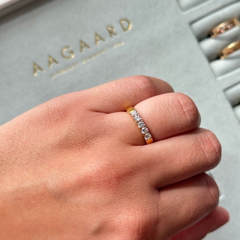 Aagaard alliancering i 9 eller 14 karat guld med 0,40 ct lab grown diamanter