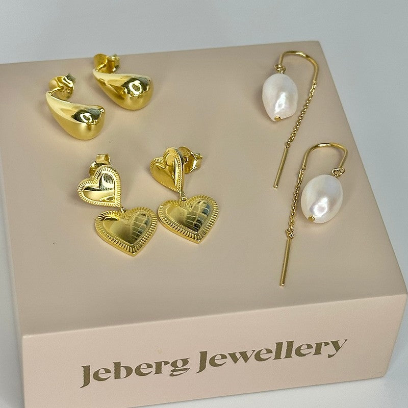 Baroque Pearl øreringe i forgyldt sølv med perler fra Jeberg