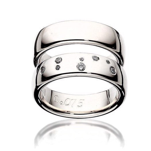 Personligt Scrouples vielsesringe i 14 kt hvidguld, blank, 6 mm med Løvens stjernebillede og diamanter.