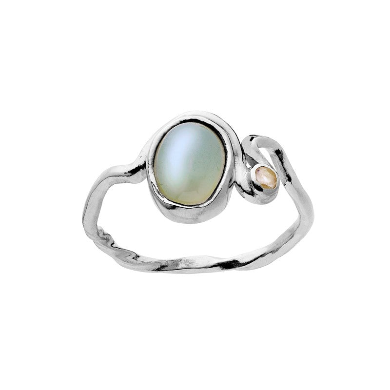 Lorelei ring i sølv med aqua chalcedon og månesten fra Maanesten