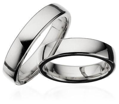 Klassisk Scrouples vielsesringe i 14 karat hvidguld 5 mm med glat, blank overflade og mulighed for diamanter.