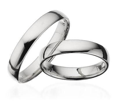 Tidløse Scrouples vielsesringe i 925 sterlingsølv, 4 mm, glat og skinnende overflade – med og uden diamant.