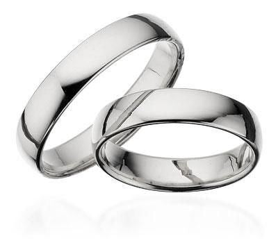 Klassiske Scrouples vielsesringe i 14 karat hvidguld 4,5 mm med glat, poleret overflade og let oval profil – dame uden diamant og herre uden sten.