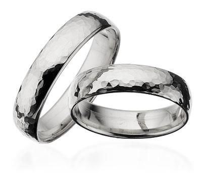 Hamret Scrouples vielsesringe i 925 sterlingsølv 5 mm med valgfri diamant i damering.