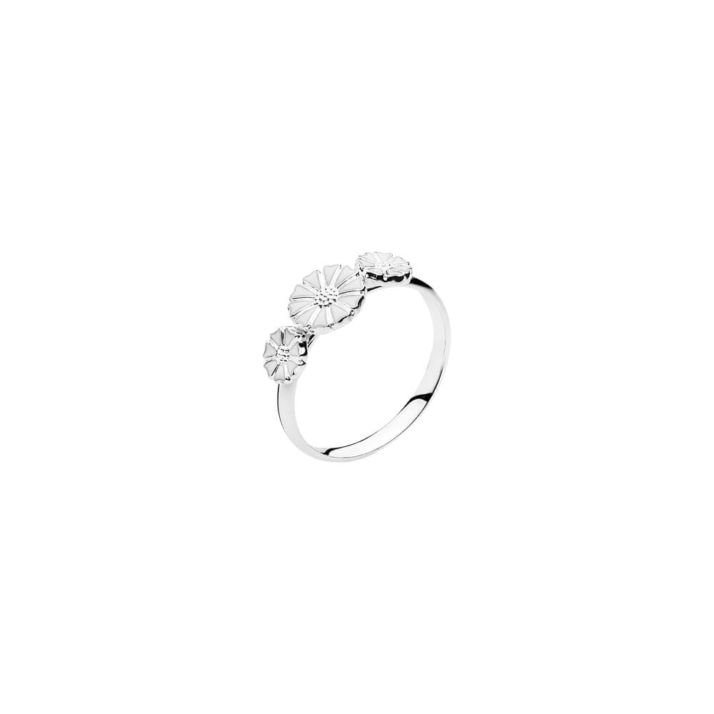 Marguerit ring i sterlingsølv med 3 hvide emaljemargueritter fra Lund Copenhagen.
