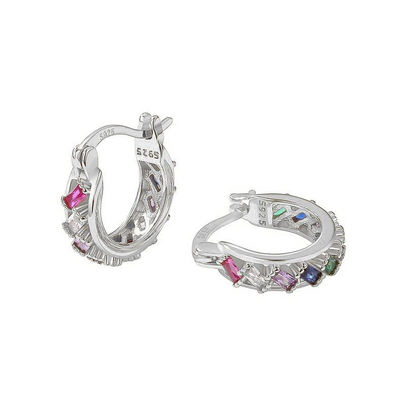 Kaylee sølvøreringe fra ByBirch med regnbue zirkonia, 14,5 mm