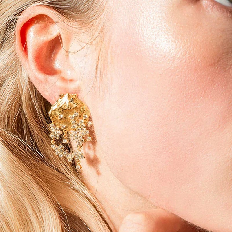 Mirror Cove øreringe fra House of Vincent i forgyldt sølv med krystaller