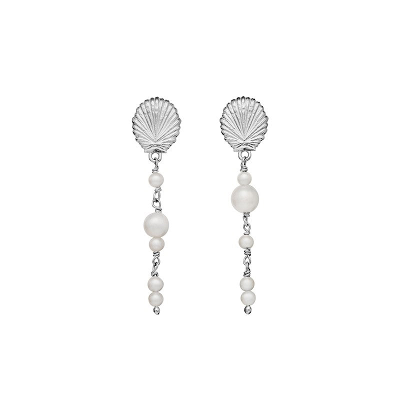 Marylyn øreringe i sølv med muslinger og perler fra Maanesten