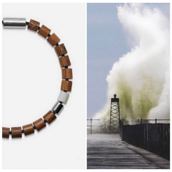 Maverick California armbånd fra Mads Z i sort nylon med hvid koral, sølv og brun driftwood 16,5–21 cm