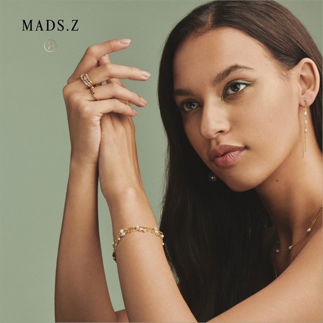 Dew Drops kædeøreringe fra Mads Z i 8 kt guld med perler, 52 mm