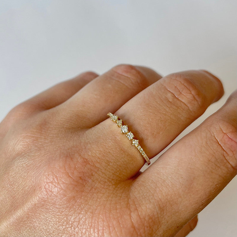Noelle ring i 14 karat guld med 0,21 ct diamanter