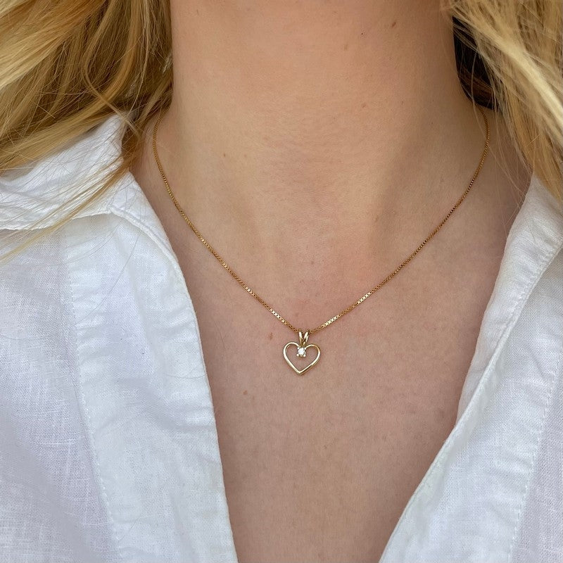 Kleopatra hjertevedhæng fra Scrouples i 14 kt guld med diamant (0,05–0,50 ct)